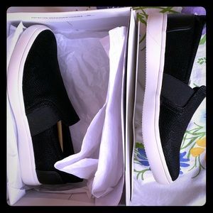 Women’s size 8.5 Rockport City Lite